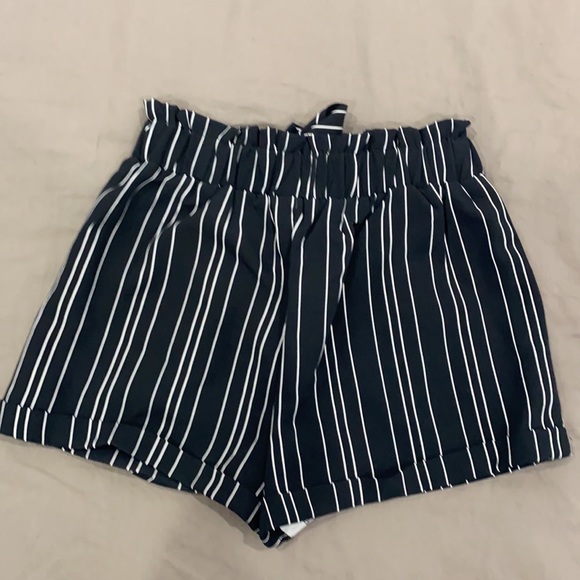 Short xsmall - Picture 2 of 2